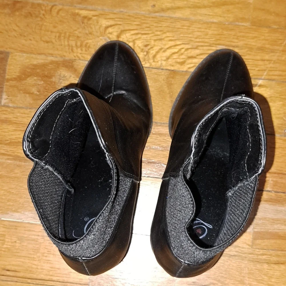 Heart in D black leather heel boots good used condition - Picture 2 of 6